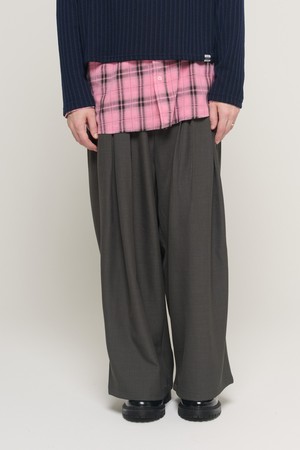 SEASON BALLOON TWO-TUCK SLACKS (CHARCOAL)
