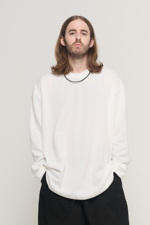 ROUND OVERS FIT LONG KNIT SLEEVE (WHITE)