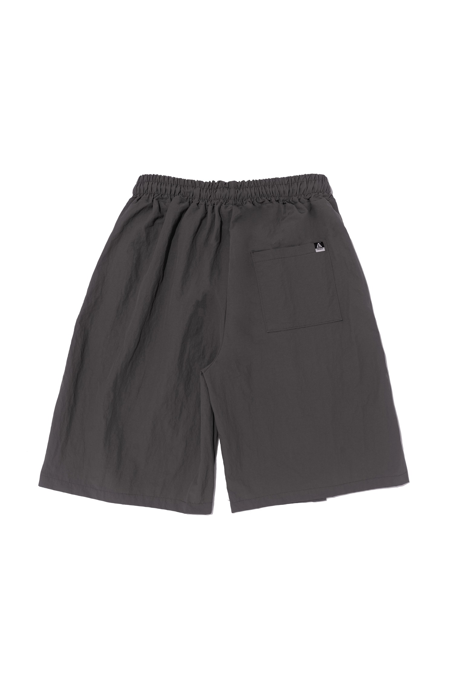 CARGOBROS] NYLON PINTUCK BERMUDA PANTS (CHARCOAL)