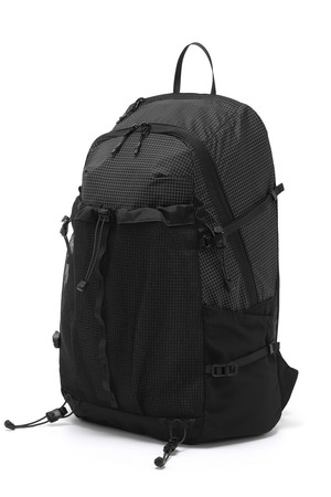 CB TRAVEL LINE STRING CURVED BACKPACK (BLACK)