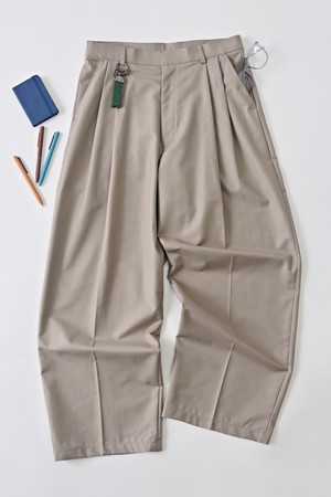 이지 TR 벌룬 핀턱 슬랙스 (베이지)