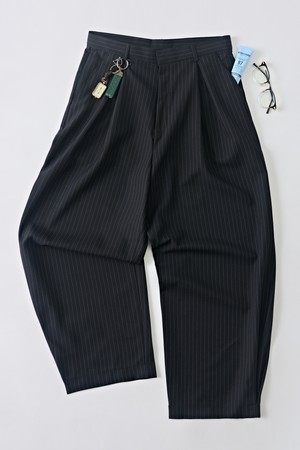 STP 벌룬 핀턱 슬랙스 (블랙)