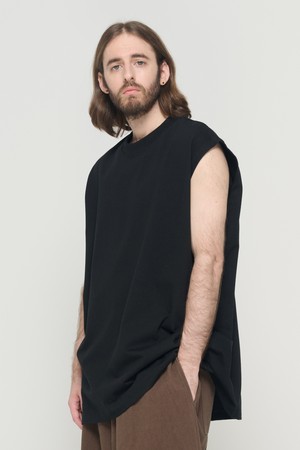 ESSENTIAL WIDE LAYERED SLEEVELESS (BLACK)