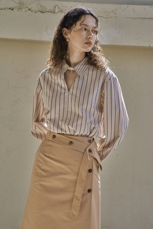 COLLAR CUTOUT SHIRT_BEIGE