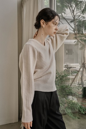 RIBBED V-KNIT TOP_IVORY