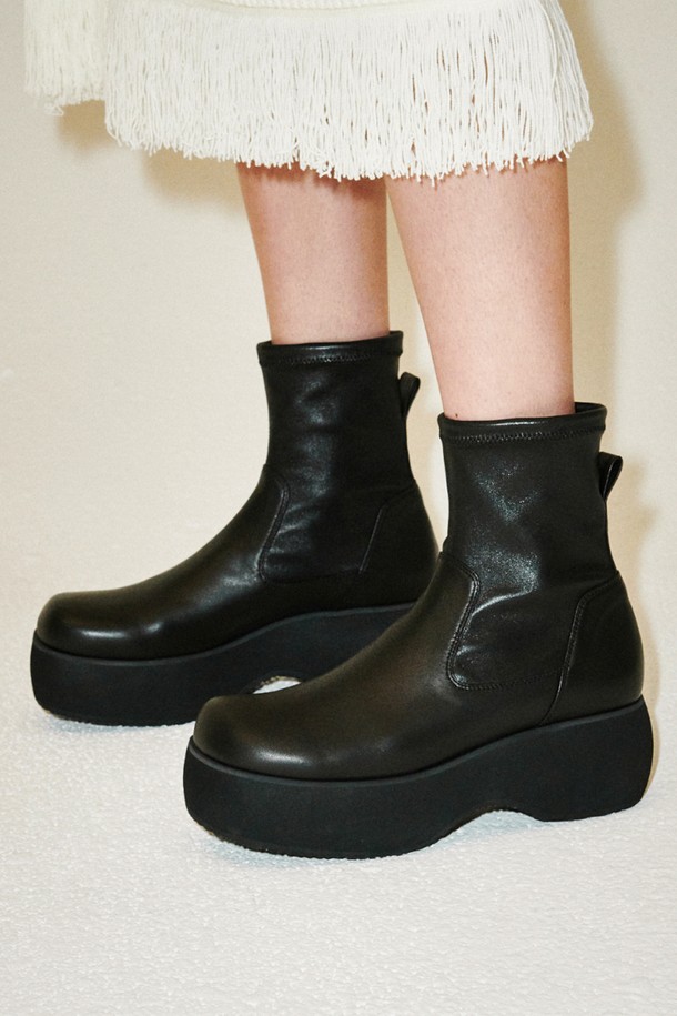 IN THE STAR - 부츠/워커 - IS_221388 Rug platform boots(Black)