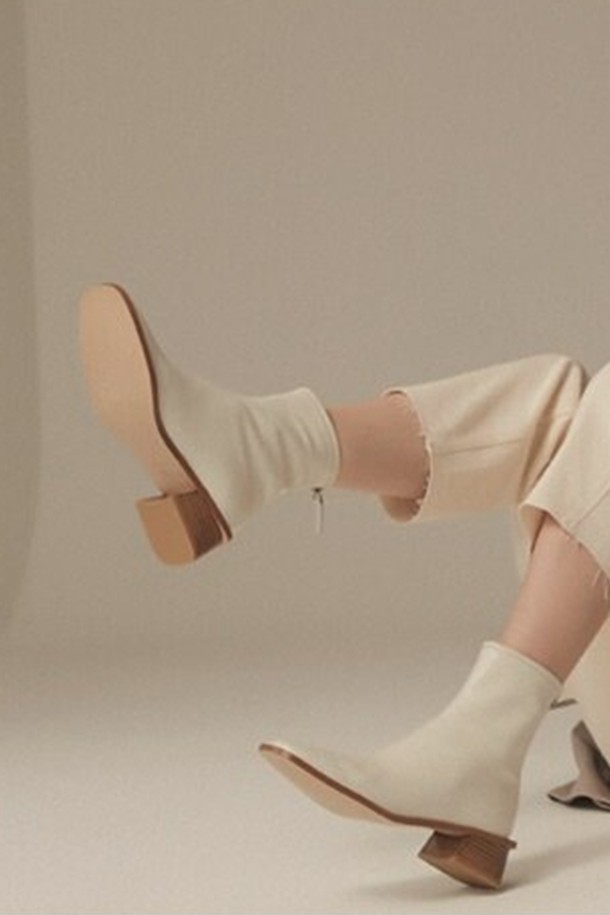 IN THE STAR - 부츠/워커 - IS_191082 Wood Ankle Boots (IVORY)