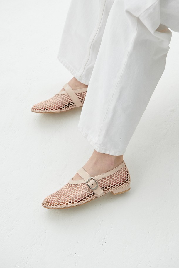 IN THE STAR - 플랫 - IS_241669_Buckle Net Flat Shoes (2colors)