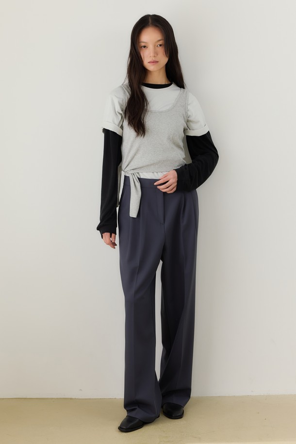 Juliapepe - 긴소매 티셔츠 - Minimal Long Sleeve Top (Black)