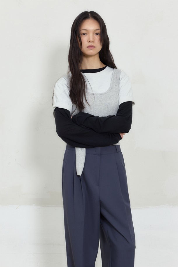 Juliapepe - 긴소매 티셔츠 - Minimal Long Sleeve Top (Black)