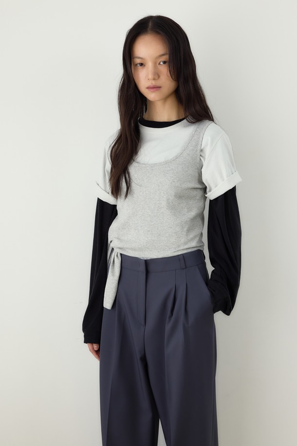 Juliapepe - 긴소매 티셔츠 - Minimal Long Sleeve Top (Black)