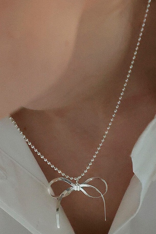 nuavo - 목걸이 - Ribbon ball necklace