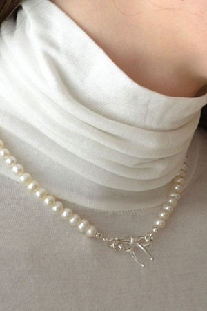 Classy ribbon pearls