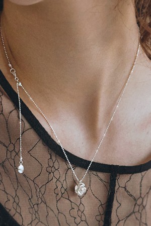 Rose chain drop