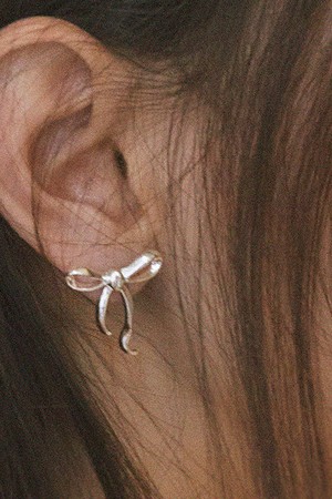 Ribbon tie earring