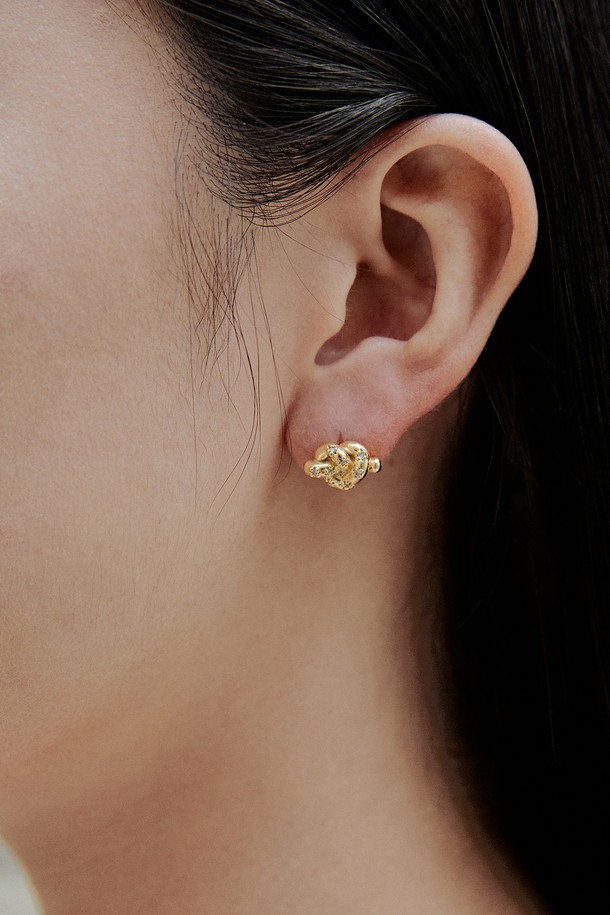 LEHAUL - 귀걸이 - PRETZEL LOVE EARRING (silver925&18k gold plated)