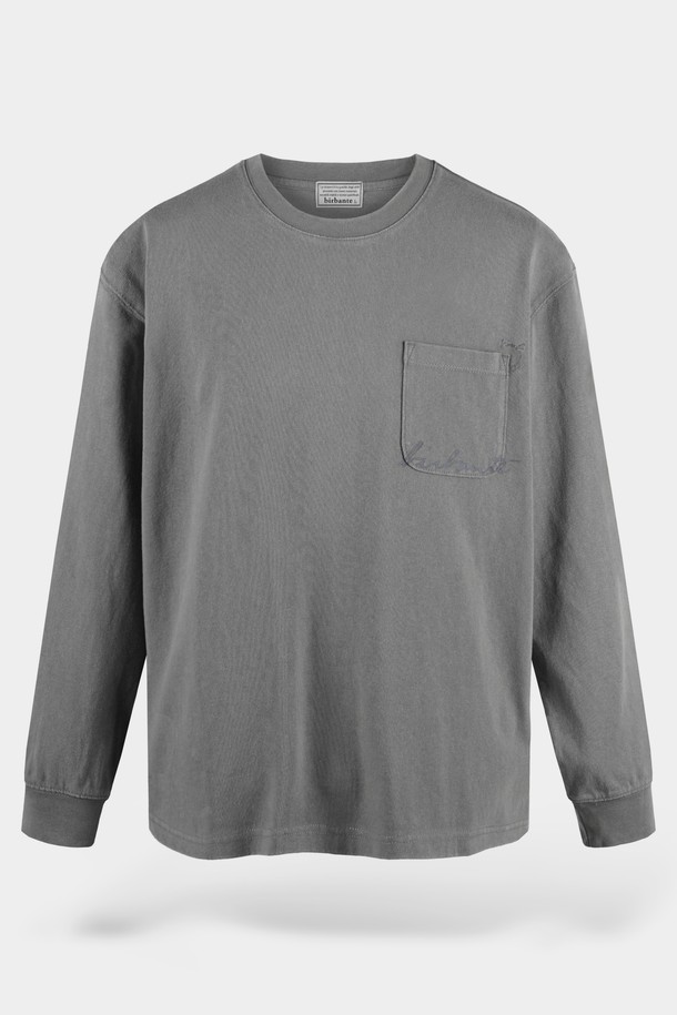 부드러운 면 소재의 워시드 포켓 롱슬리브 티셔츠입니다. 베이직하고 캐주얼한 스타일로 봄, 가을 간절기에 활용하기 좋습니다. 레귤러 핏에 라운드넥 디자인으로 편안한 착용감을 선사하며, 얇은 두께감으로 가볍게 즐겨 입을 수 있습니다. 그레이 컬러의 무지 디자인에 포켓 디테일이 더해져 실용성을 높였습니다. 캐주얼, 미니멀, 클래식 스타일을 즐겨 입는 분들께 추천합니다.
