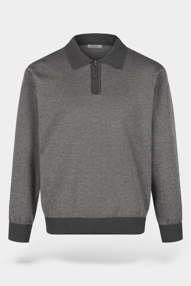 부드러운 촉감의 소프트 워셔블 투톤 카라 니트입니다. 베이직하고 캐주얼한 스타일로, 봄, 가을 간절기에 활용하기 좋습니다. 그레이와 블랙 두 가지 색상으로 출시되어, 어떤 옷에도 쉽게 매치할 수 있습니다. 레귤러 핏에 긴 소매 기장으로 제작되었으며, 워셔블 기능으로 편안하게 관리할 수 있습니다. 캐주얼, 미니멀, 클래식 스타일을 즐겨 입는 분들께 추천합니다.
