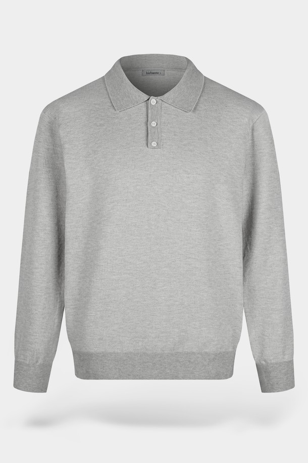 부드러운 촉감의 소프트 워셔블 투톤 카라 니트입니다. 베이직하고 캐주얼한 스타일로, 봄, 가을에 레귤러 기장으로 편안하게 착용하기 좋습니다. 무지 디자인에 그레이 컬러로 어떤 스타일에도 매치하기 용이하며, 출근룩과 데이트룩에 모두 잘 어울립니다. 워셔블 기능으로 관리가 용이하며, 미니멀, 클래식 스타일을 선호하는 분들께 추천합니다. 긴 소매 기장의 레귤러핏 니트입니다.
