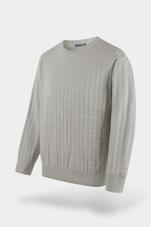 워셔블 코튼 스퀘어 라운드 니트는 베이직하고 미니멀한 스타일을 추구하는 분들을 위한 아이템입니다. 부드러운 촉감의 면 소재로 제작되어 봄, 가을에 편안하게 착용할 수 있으며, 얇은 두께감으로 간절기에도 활용도가 높습니다. 레귤러핏에 긴소매, 라운드넥 디자인으로 어떤 옷에도 쉽게 매치할 수 있어 출근룩, 데이트룩 등 다양한 TPO에 활용 가능합니다. 골지 패턴으로 은은한 포인트를 더했으며, 워셔블 기능으로 관리 또한 용이합니다. 그레이 컬러로 세련된 분위기를 연출해보세요.
