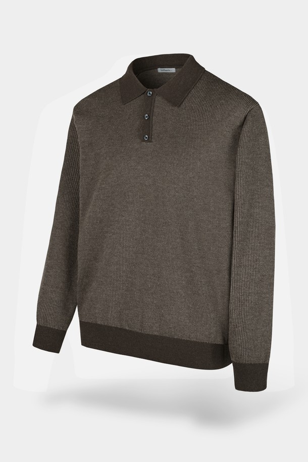 **소프트 워셔블 투톤 카라 니트**는 남성을 위한 캐주얼 및 베이직 스타일의 긴소매 니트입니다. 가을과 겨울에 적합하며, 부드러운 촉감의 니트 소재로 제작되었습니다. 중간 두께의 레귤러핏으로, 브라운과 그레이 투톤 컬러가 세련된 디자인을 연출합니다. 워셔블 기능으로 편안하게 관리할 수 있으며, 카라 디테일이 클래식한 무드를 더합니다.
