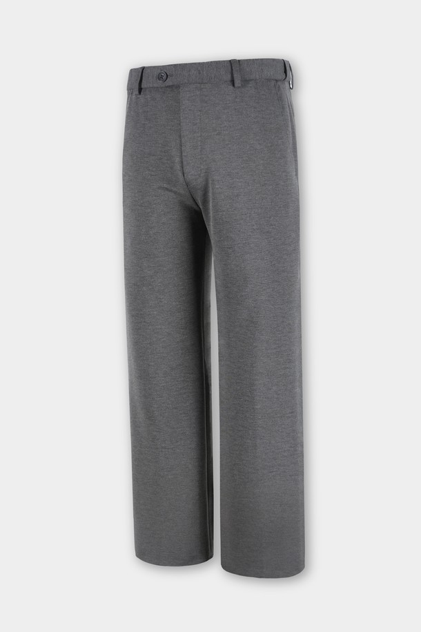 미니멀하고 세련된 스타일의 남성용 컴포트 스트레치 S.L핏 셋업 슬랙스입니다. 부드러운 촉감의 폴리에스테르 소재로 제작되어 편안한 착용감을 선사하며, 봄, 가을 시즌에 적합합니다. 슬림핏 디자인과 무지 패턴, 그레이 컬러로 어떤 상의와도 잘 어울려 출근룩 또는 비즈니스 캐주얼 스타일을 연출하기 좋습니다. 스트레치 기능이 있어 활동성을 높였으며 밴딩 없이 깔끔한 핏을 유지합니다. 클래식한 무드를 살려 데일리룩으로 활용해보세요.
