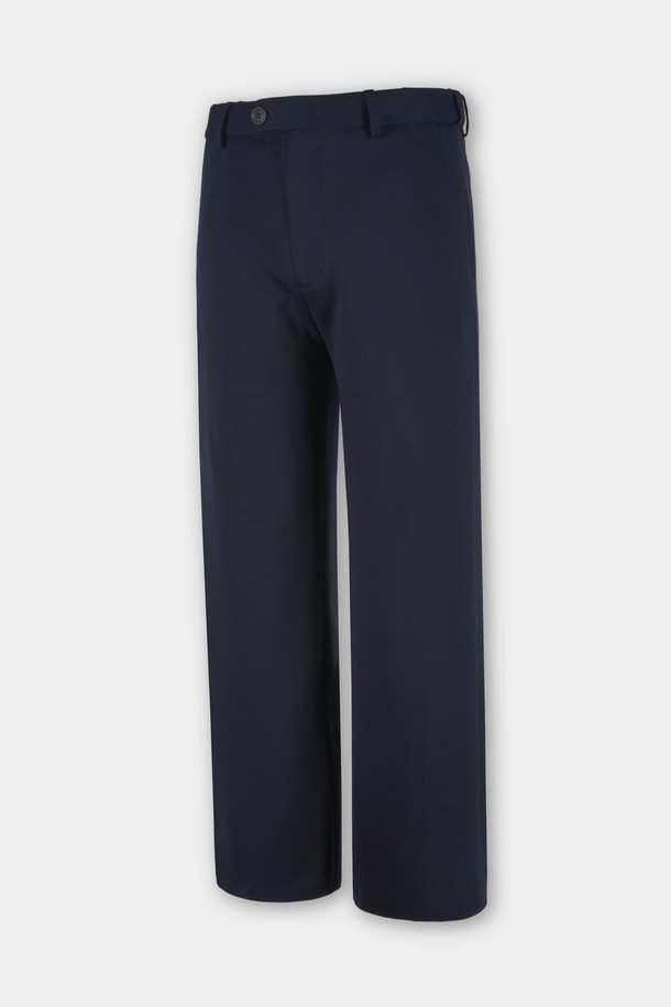 컴포트 스트레치 S.L핏 셋업 슬랙스는 남성용 슬랙스로, 미니멀하고 클래식한 스타일을 추구하는 분들께 적합합니다. 네이비 컬러의 무지 디자인으로, 오피스룩, 비즈니스 캐주얼, 출근룩 등 다양한 TPO에 활용 가능합니다. 폴리에스테르 소재로 제작되어 부드러운 촉감을 제공하며, 봄, 여름, 가을 세 계절에 걸쳐 착용하기 좋습니다. 슬림핏과 얇은 두께, 스트레치 기능으로 편안한 착용감을 선사합니다. 밴딩 처리가 없는 디자인으로 깔끔한 실루엣을 연출합니다.
