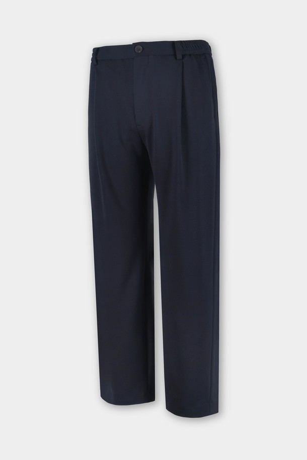 컴포트 스트레치 C.L핏 셋업 슬랙스는 남성용 슬랙스로, 네이비 컬러의 베이직하고 클래식한 스타일을 연출합니다. 사계절 착용 가능하며, 레귤러핏 디자인과 부드러운 촉감의 폴리에스테르 소재로 편안함을 선사합니다. 스트레치 기능으로 활동성을 높였으며, 오피스룩, 비즈니스 캐주얼, 출근룩 등 다양한 TPO에 활용 가능합니다. 미니멀한 디자인으로 깔끔한 스타일을 완성할 수 있습니다.
