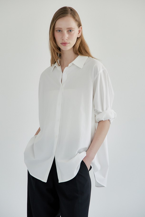 A HAUTE - 셔츠 - Back slit shirt (Off white)