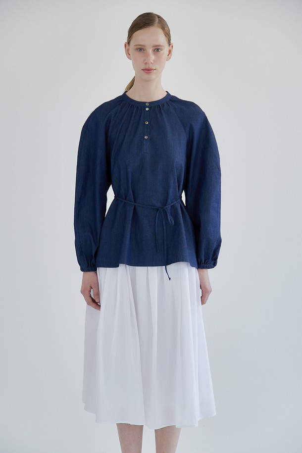 A HAUTE - 블라우스 - Cocoon long sleeves blouse (Navy)