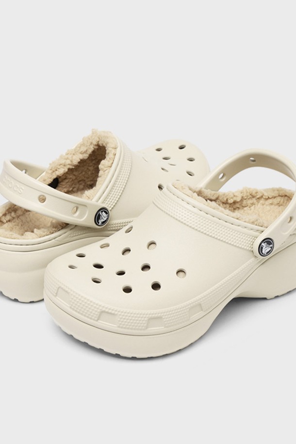 CROCS - 샌들/슬리퍼 - [크록스] 우먼스 클래식 플랫폼 라인드 털실내화 207938-2Y2