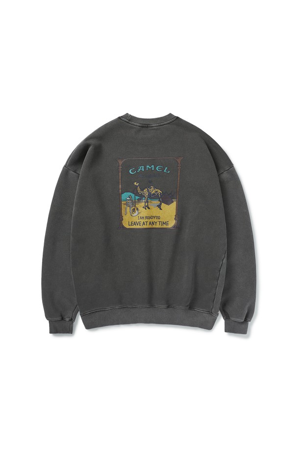 플루크(Fluke) 카멜 피그먼트 맨투맨 티셔츠 FMT756-Z는 부드러운 촉감의 면 소재로 제작된 남성용 맨투맨입니다. 톤 다운된 카멜 컬러에 피그먼트 워싱 기법을 더해 빈티지한 무드를 연출하며, 넉넉한 오버핏으로 편안한 착용감을 선사합니다. 라운드넥 디자인과 긴 소매 기장으로 어떤 스타일에도 잘 어울리며, 간절기부터 겨울까지 활용 가능합니다. 캐주얼하고 미니멀한 스타일을 즐겨 입는 남성분들에게 추천하는 데일리 아이템입니다.
