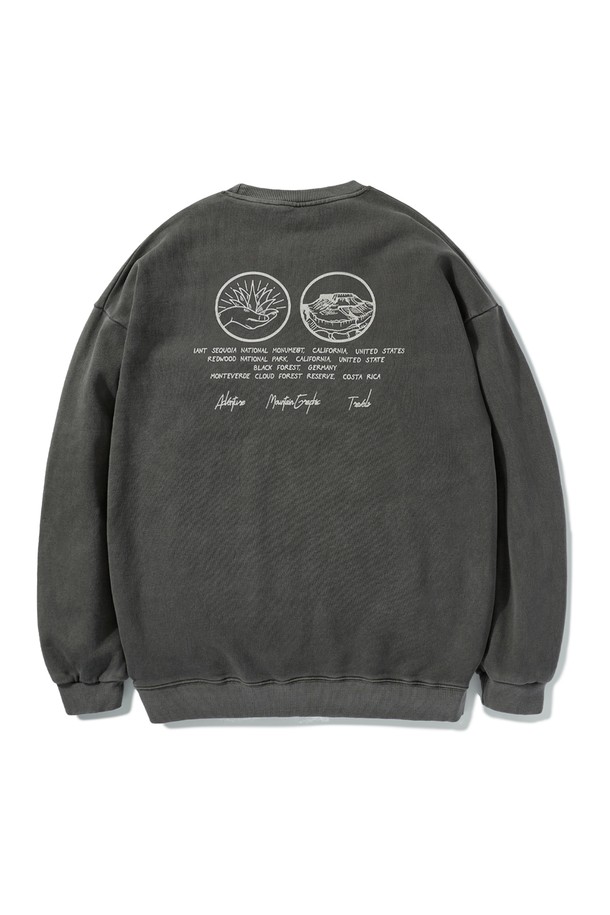 플루크 내셔널 마운틴 피그먼트 맨투맨 FMT755는 남녀 모두 착용 가능한 오버핏 맨투맨입니다. 가을, 겨울 시즌에 어울리는 두꺼운 두께감과 부드러운 촉감의 면 소재로 제작되었습니다. 라운드넥 디자인에 긴 소매 기장이며, 캐주얼 및 스트릿 스타일 연출에 적합합니다. 그린 컬러를 포함한 3가지 색상으로 출시되었으며, 피그먼트 워싱 처리하여 빈티지한 느낌을 더했습니다. 편안한 착용감과 개성 있는 스타일을 동시에 만족시키는 아이템입니다.
