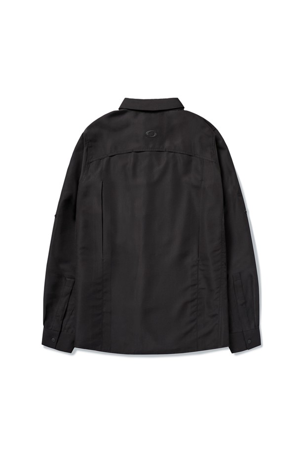 캠프사이드 C5 롤업 벤틸 셔츠는 남성용 셔츠 자켓입니다. 봄, 여름 시즌에 적합하며, 캐주얼 및 스포티한 스타일을 연출할 수 있습니다. 블랙 색상의 무지 디자인으로, 레귤러 핏과 레귤러 기장을 제공합니다. 버튼 여밈 방식이며, 긴 소매와 지퍼 포켓, 롤업 소매 디테일이 특징입니다. 캠핑룩, 여행룩, 미니멀한 스타일을 선호하는 분들께 추천합니다.
