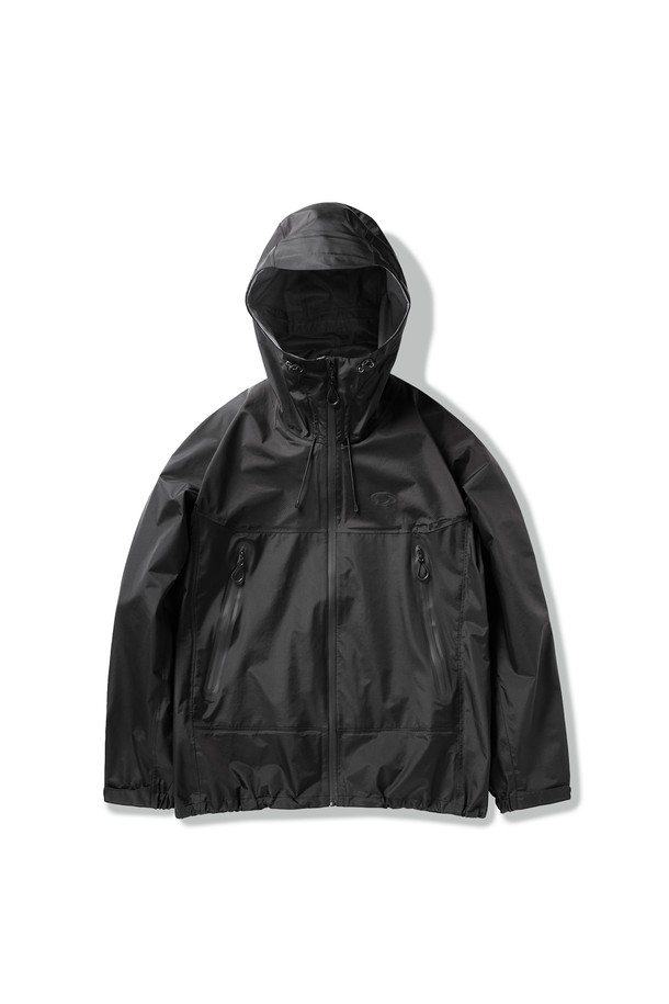 캠프사이드 C1 윈드브레이커 재킷 CJK111는 남녀 모두 착용 가능한 윈드브레이커입니다. 아웃도어, 캠핑, 일상생활에서 활용하기 좋으며, 봄, 가을 시즌에 적합합니다. 블랙 컬러의 무지 디자인으로, 레귤러핏과 집업 스타일을 제공하며, 나일론 소재로 제작되어 얇고 가볍습니다. 방수, 투습 기능을 갖춘 쉘 재킷 디자인으로, 벤틸레이션 처리가 되어 있어 쾌적하게 착용할 수 있습니다. 캠핑룩, 등산룩, 스포티, 캐주얼, 미니멀 스타일을 연출하기에 좋습니다.
