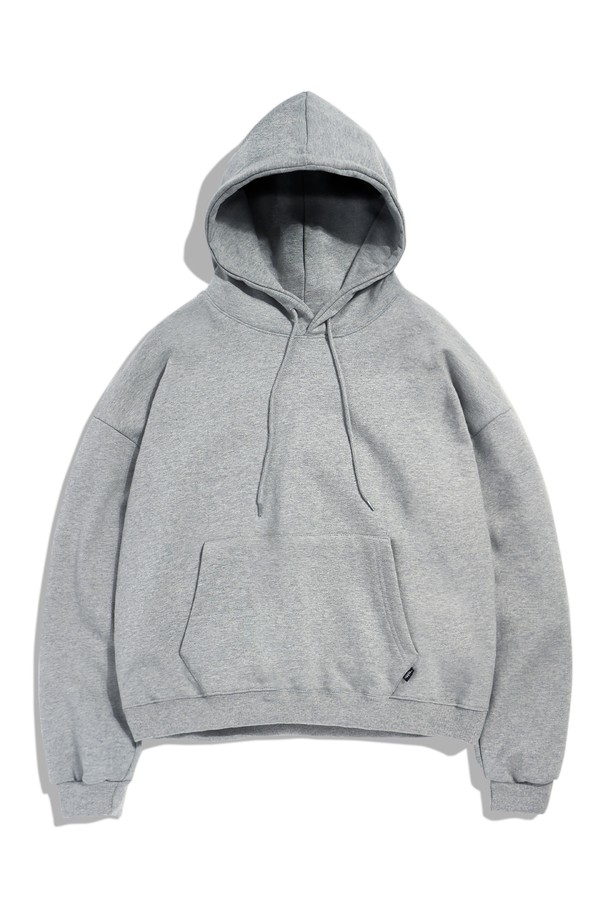 플루크 어반 스트레이트 크롭 후드 티셔츠 FHT900C는 남녀 모두 착용 가능한 캐주얼, 스트릿 스타일의 후드 티셔츠입니다. 부드러운 면 소재로 제작되어 가을, 겨울 시즌에 두껍게 입기 좋으며, 캥거루 포켓이 있어 실용성을 더했습니다. 크롭 기장과 스트레이트 핏으로 트렌디한 스타일을 연출하며, 집콕룩이나 산책룩으로 편안하게 활용할 수 있습니다. 무지 디자인의 그레이 컬러로 어떤 옷에도 쉽게 매치하여 미니멀한 스타일을 완성할 수 있습니다. 긴 소매 기장으로 따뜻함과 스타일을 동시에 잡았습니다.
