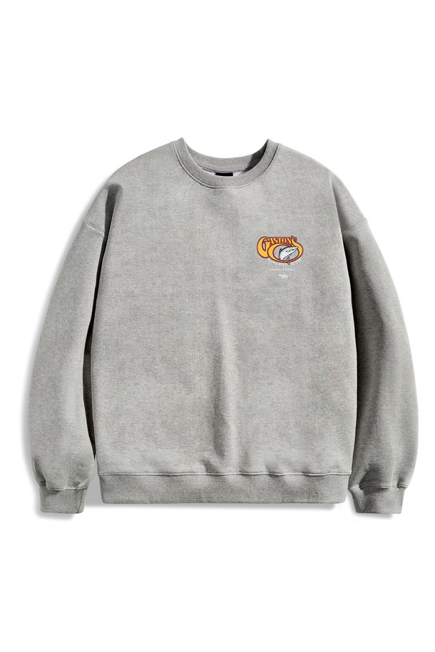 플루크 가스톤 레이크뷰 맨투맨 티셔츠 FMT3083-Z는 남녀 모두 착용 가능한 캐주얼 스타일의 맨투맨입니다. 그린, 그레이, 블랙 3가지 색상으로 출시되었으며, 봄, 가을에 적합합니다. 라운드넥에 오버핏으로 편안하게 착용할 수 있으며, 면 60%, 폴리에스터 40% 혼방 소재로 제작되어 부드러운 촉감을 자랑합니다. 시즌 그래픽 아트워크 포인트 디자인이 특징이며, 동네 마실룩이나 캠핑룩, 시티보이 스타일을 연출하기 좋습니다. 긴 소매 기장의 레귤러 기장 맨투맨으로, 미니멀한 무드를 선호하는 분들께 추천합니다.
