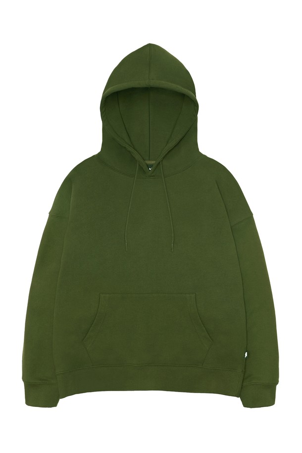 플루크 라이트 데이오프 오버핏 후드 티셔츠 FHT901은 베이지, 그레이, 카키, 블랙 4가지 색상으로 출시되어, 일상에서 편안하게 착용하기 좋은 후드 티셔츠입니다. 봄, 가을, 겨울 세 계절 모두 활용 가능하며, 넉넉한 오버핏으로 제작되어 캐주얼하고 베이직한 스타일을 연출합니다. 부드러운 촉감의 기모 안감과 두꺼운 두께감으로 보온성을 높였으며, 바이오워싱 가공, 고밀도 코마사, 열고정 가공, 내열성, 내습성 등의 특징을 갖추었습니다. 캠핑룩이나 집콕룩과 같이 편안한 TPO에, 캐주얼하고 미니멀한 스타일을 더해 활용하기 좋습니다.
