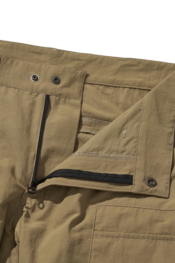 LIBEREKOREA - 캐주얼팬츠 - MOTION ST PANTS / KHAKI