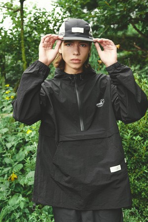 PACKABLE ANORAK JACKET / BLACK