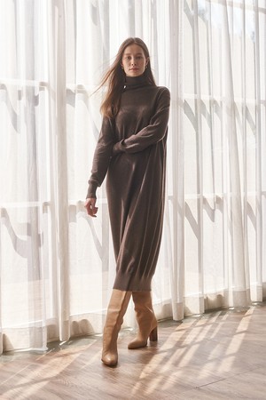 [21FW] CASHMERE 100% HIGH NECK DRESS (BROWN)