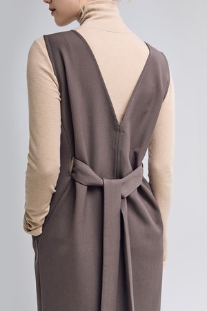 V-NECK DRESS(BROWN)