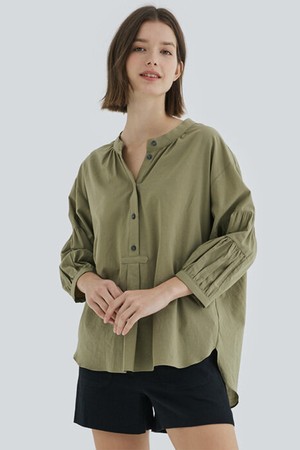 FRENCH SHIRRING BLOUSE (OLIVE GREEN)