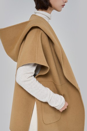 HANDMADE HOOD CAPE (CAMEL)