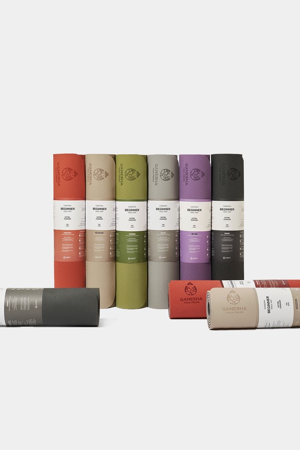 가네샤 요가 프랍스의 가네샤 비기너 요가매트 엑스트라 쿠션 8MM는 요가와 피트니스를 즐기는 모든 분들을 위한 공용 요가 매트입니다. TPE 소재로 제작되어 8MM의 두께로 엑스트라 쿠션 기능을 제공하여 편안한 요가 수련을 돕습니다. 무지 디자인으로 어떤 스타일에도 잘 어울리며, 초보자도 안정적으로 사용할 수 있습니다. 요가, 필라테스 등 다양한 운동 시 활용하여 쾌적한 환경에서 운동을 즐겨보세요.
