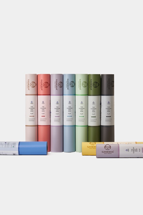 가네샤 요가프랍스(Ganesha Yoga Props)의 가네샤 요가매트 플랫 4MM는 요가 및 피트니스 활동에 적합한 플랫형 요가 매트입니다. 핑크, 블루, 그린, 그레이, 블랙, 퍼플 등 다양한 컬러 옵션으로 제공되어 취향에 맞게 선택할 수 있습니다. 4MM 두께의 PVC 소재로 제작되어 푹신함과 내구성을 동시에 갖췄으며, 미끄럼 방지 기능으로 안정적인 요가 수련을 돕습니다. 휴대하기 용이하여 언제 어디서든 편안하게 요가를 즐길 수 있습니다. 무지 디자인으로 심플하고 깔끔한 스타일을 선호하는 사용자에게 적합합니다.
