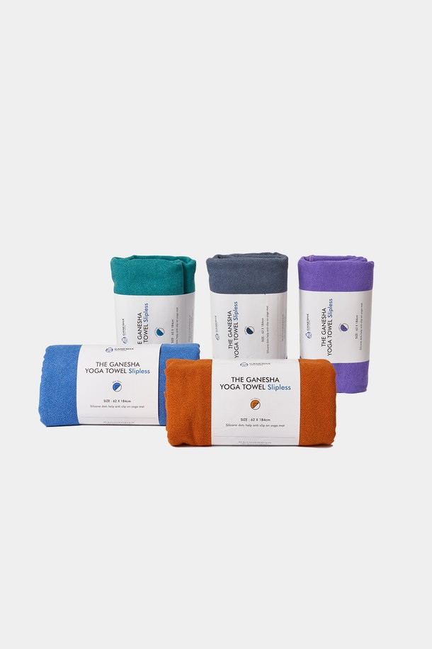 가네샤 요가 프랍스(Ganesha Yoga Props)의 슬립리스 요가 매트 타월은 요가 및 피트니스 활동에 최적화된 제품입니다. 부드러운 극세사 소재로 제작되어 흡습 및 속건 기능이 뛰어나 쾌적한 사용감을 제공합니다. 블루, 오렌지, 퍼플, 그린, 그레이 등 다양한 색상으로 제공되며, 슬립 방지 기능으로 요가 수련 시 안정성을 높여줍니다. 얇은 두께로 휴대성이 뛰어나 언제 어디서든 편안하게 사용할 수 있습니다. 무지 디자인으로 심플하고 깔끔한 스타일을 연출합니다.
