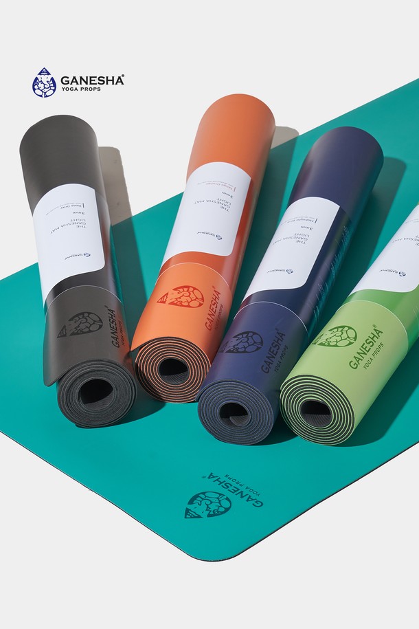 가네샤 요가프랍스 가네샤 요가매트 라이트 3MM는 요가 및 필라테스를 위한 가볍고 휴대성이 뛰어난 요가 매트입니다. TPE 소재로 제작되어 미끄럼 방지 기능이 뛰어나 안전하게 운동을 즐길 수 있습니다. 3mm의 얇은 두께로 휴대성이 뛰어나며, 양면 사용이 가능하여 실용적입니다. 그린, 블루, 오렌지, 퍼플, 블랙, 민트 등 다양한 색상 옵션으로 제공되어 취향에 맞게 선택할 수 있습니다. 가네샤 요가매트 라이트 3MM로 편안하고 즐거운 요가, 필라테스 시간을 경험해 보세요.

