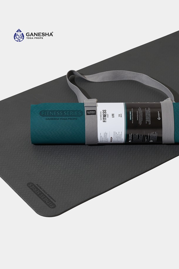 가네샤 요가 프랍스(Ganesha Yoga Props)의 가네샤 피트니스 요가매트 스탠다드 TPE 10MM입니다. 요가 및 피트니스 운동에 적합하며, 남녀 모두 사용할 수 있는 공용 제품입니다. TPE 소재로 제작되어 친환경적이며, 10mm 두께로 안정적인 쿠션감을 제공합니다. 블랙, 브라운, 옐로우, 그린, 그레이 등 다양한 컬러 옵션으로 제공되며, 미끄럼 방지 기능이 있어 안전하게 운동할 수 있습니다. 스탠다드 사이즈로 제작되어, 어떤 공간에서도 편리하게 사용할 수 있습니다.
