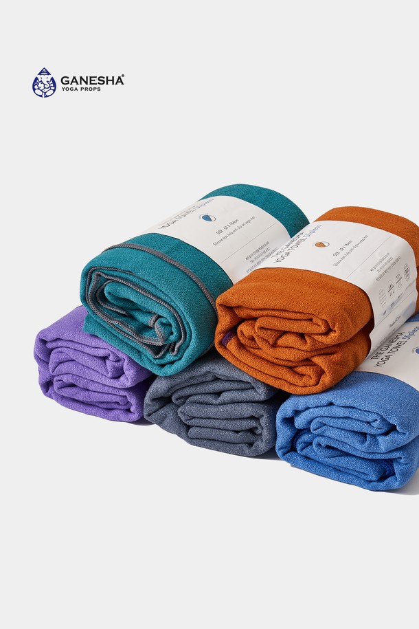 가네샤 요가 프랍스(Ganesha Yoga Props)의 슬립리스 요가 매트 타월은 요가 및 피트니스 활동에 최적화된 제품입니다. 부드러운 극세사 소재로 제작되어 흡습 및 속건 기능이 뛰어나 쾌적한 사용감을 제공합니다. 블루, 오렌지, 퍼플, 그린, 그레이 등 다양한 색상으로 제공되며, 슬립 방지 기능으로 요가 수련 시 안정성을 높여줍니다. 얇은 두께로 휴대성이 뛰어나 언제 어디서든 편안하게 사용할 수 있습니다. 무지 디자인으로 심플하고 깔끔한 스타일을 연출합니다.

